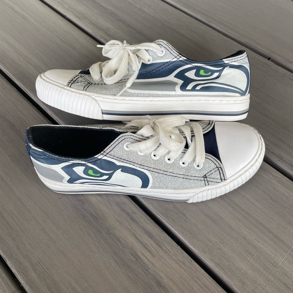 Seattle Seahawks Licensed Women's Low-Top Sneakers in Navy and White
